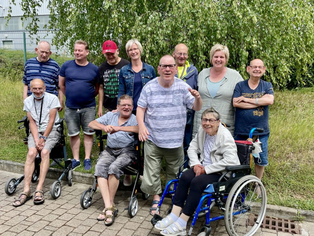 Ehermalige und aktuelle Mitarbeiter*innen der Diakonie Werkstätten Halberstadt